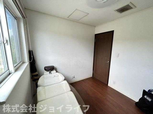 千旦林　2棟一括店舗兼住居の内装|2階洋室