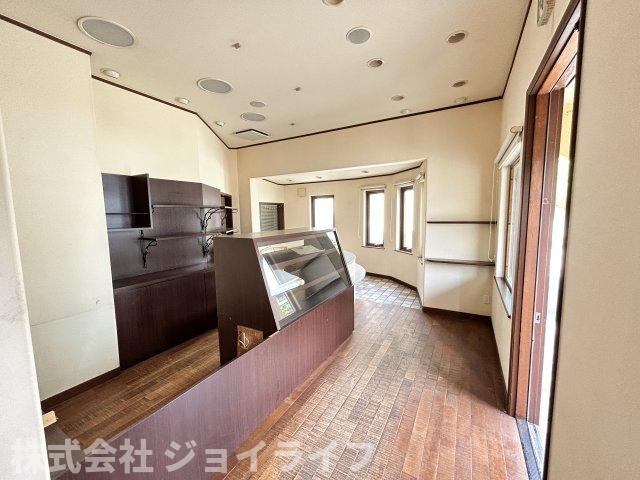 千旦林　2棟一括店舗兼住居の内装|パン屋さん内装