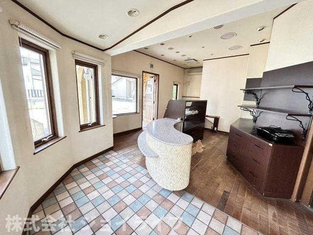 千旦林　2棟一括店舗兼住居の内装|パン屋さん内装