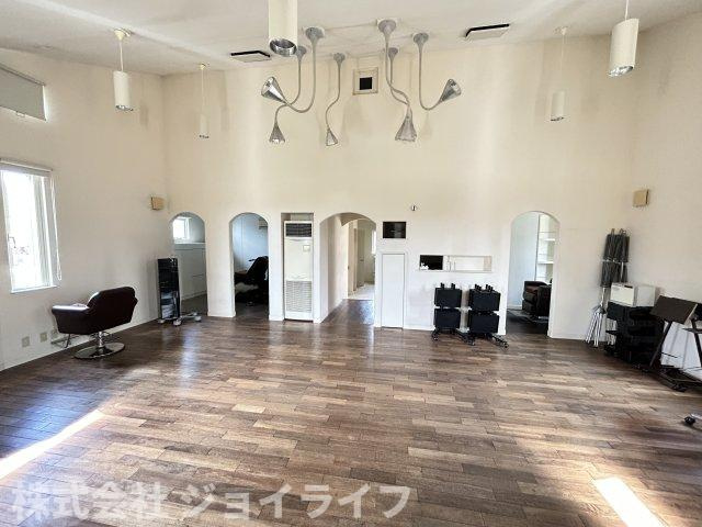 千旦林　2棟一括店舗兼住居の内装|カットブース