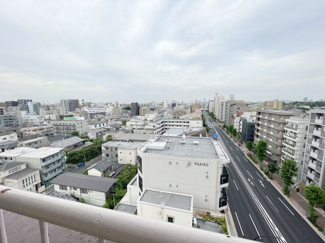 【展望】 | 東向き眺望：高い建物が少なく池袋のビル群が少し見えます。