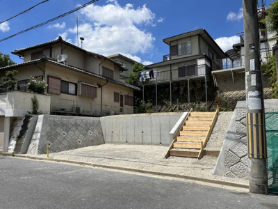 【前面道路含む現地写真】 | 生駒市松美台～全1区画～