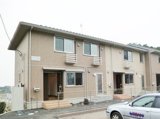 【外観】 | 複数沿線利用可能な「日吉」駅まで徒歩8分！便利な立地のテラスハウスです♪通勤通学はもちろん、お買い物やお出かけにもGood☆