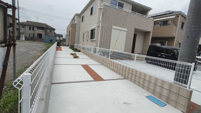 Kolet岩槻南辻の駐車場|駐車場に車を縦列で2台まで停められます