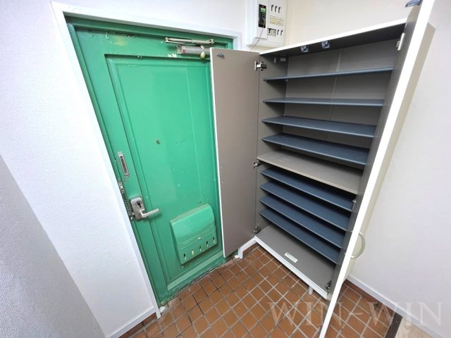 グリーンコーポ草間の玄関