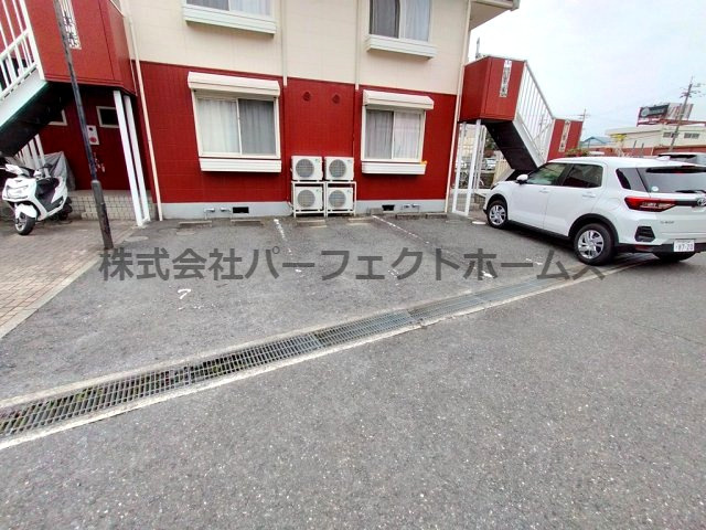 クレシェ星丘の駐車場|駐車場があるので、車を買う予定の方も安心です