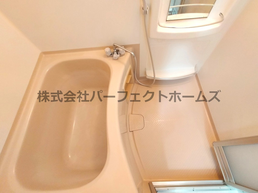 クレシェ星丘の浴室|落ち着いた空間のお風呂です