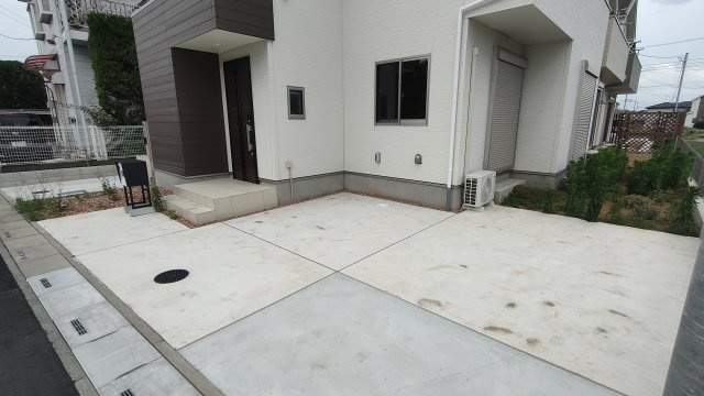 Kolet岩槻南辻の庭|ちょっとしたお庭のスペースもあります。