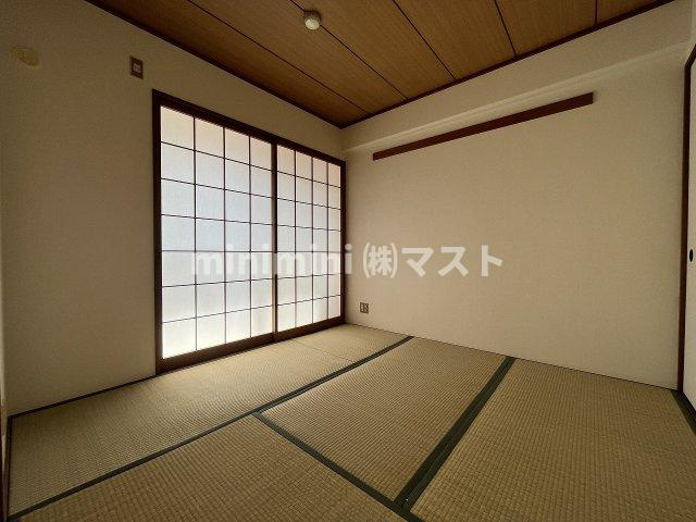 ハイツサンバーディの和室