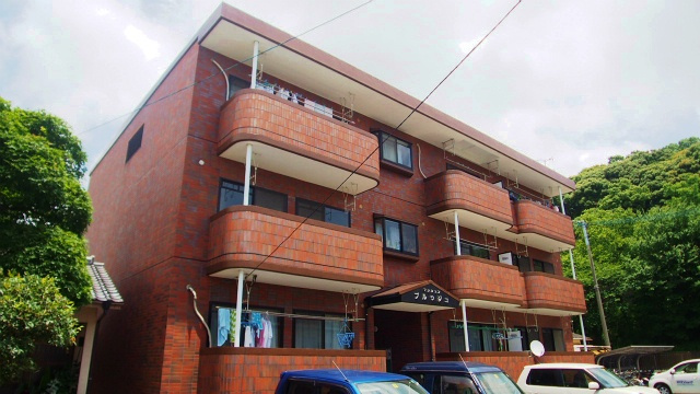 【外観】 | ブルウジュ | 落ち着いた雰囲気の外観です