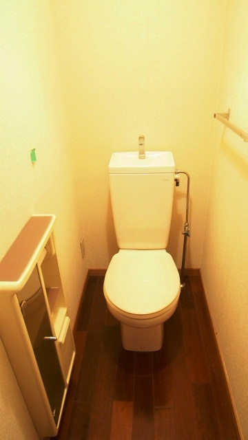 ブルウジュのトイレ|清潔感のあるトイレです