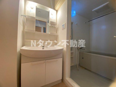 【独立洗面台】 | ヴェネチアプリモ | 忙しい朝には欠かせない洗面所です