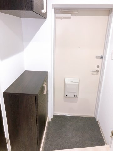 ラグナ幸町の玄関