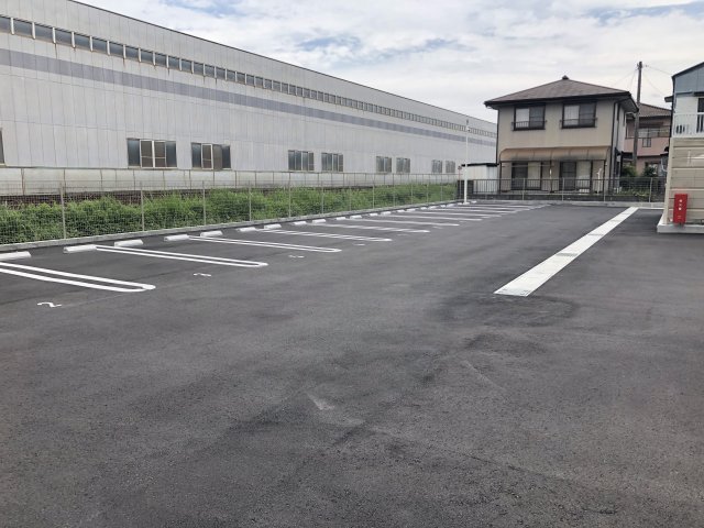 ラグナ幸町の駐車場