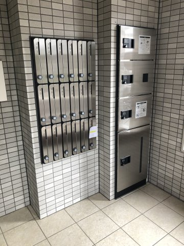 ラグナ幸町のエントランス