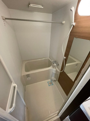 【浴室】 | スクエアパーク | 別号室の写真になります。現況優先。