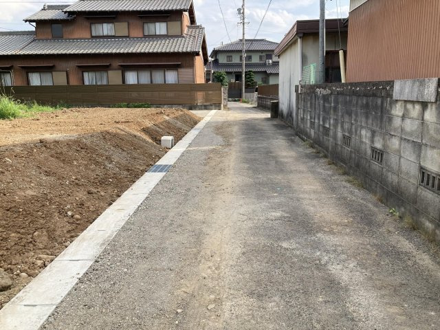 豊山町豊場字新田町土地の前面道路含む現地写真