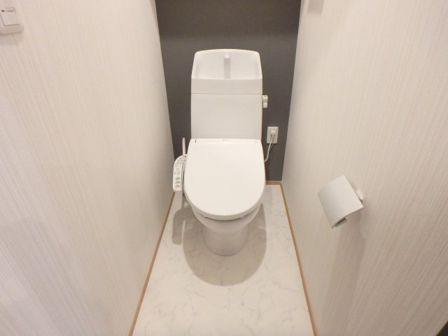【トイレ】 | プラチナコート西宮 | 清潔感のあるトイレです
