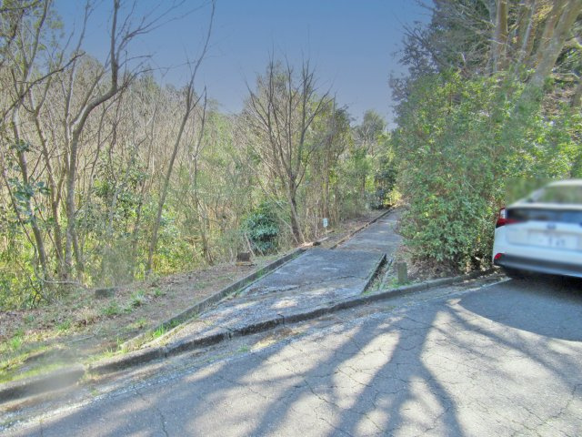 伊豆エメラルドタウン⑲の前面道路含む現地写真