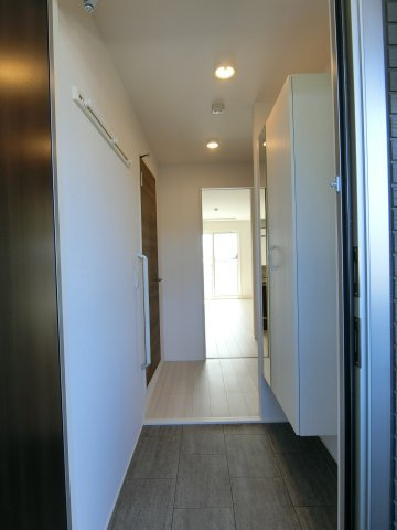 メゾン　ド　ウミライ元町の玄関