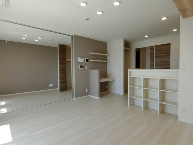 メゾン　ド　ウミライ元町の居間・リビング