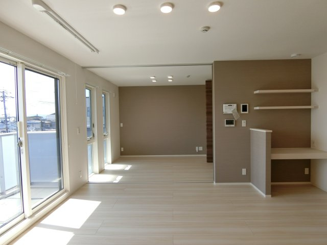 メゾン　ド　ウミライ元町の居間・リビング