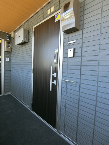 メゾン　ド　ウミライ元町の玄関