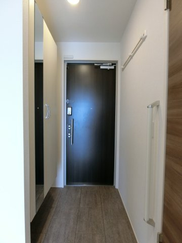 メゾン　ド　ウミライ元町の玄関