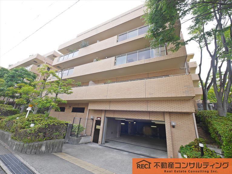 コート芦屋朝日ヶ丘4号棟の外観