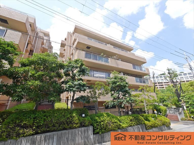 コート芦屋朝日ヶ丘4号棟の外観