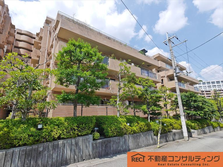 コート芦屋朝日ヶ丘4号棟の外観