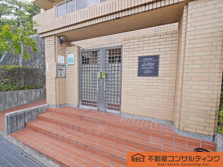 コート芦屋朝日ヶ丘4号棟の外観