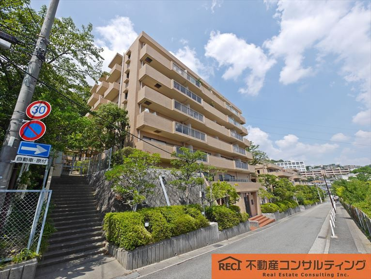 コート芦屋朝日ヶ丘4号棟の外観|3方面角部屋