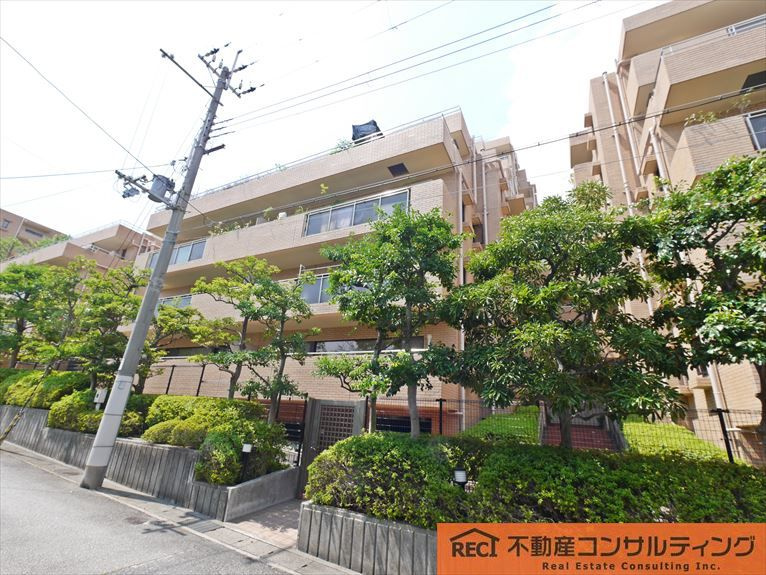 コート芦屋朝日ヶ丘4号棟の外観