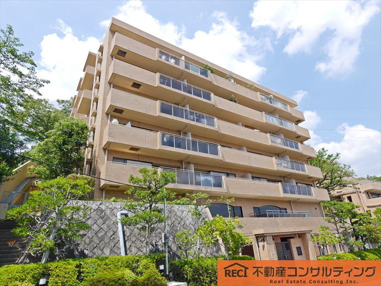 コート芦屋朝日ヶ丘4号棟の外観|駐車場権利付き