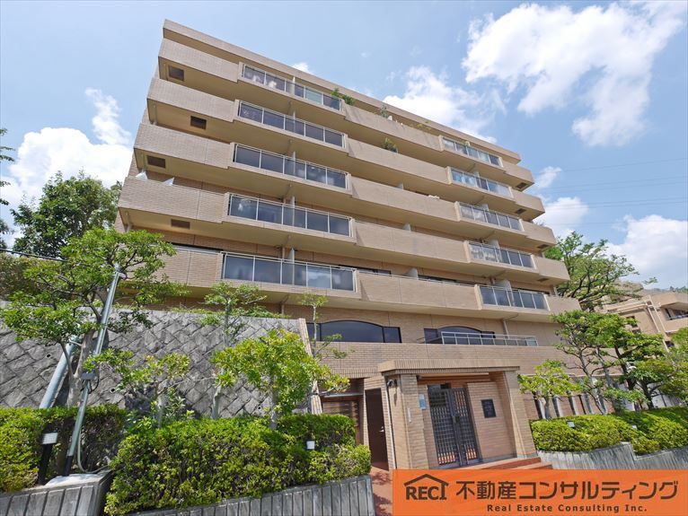 コート芦屋朝日ヶ丘4号棟の外観