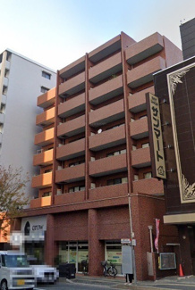 【外観】 | 高宮通り沿いの高級感溢れる外観のこちらのマンション♪フルリノベーション済みでお洒落な内装に仕上がっております。是非ご内覧ください♪