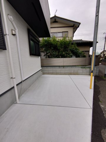 Kolet岩槻5の駐車場|車をお持ちの方に嬉しい駐車場付きの物件です