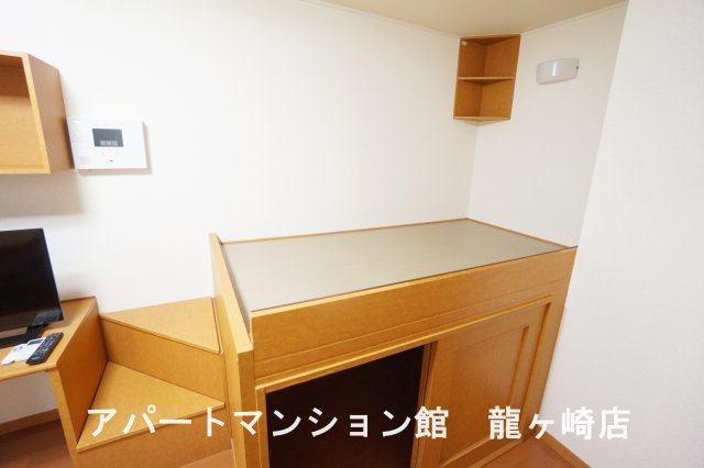 レオパレス霞南の寝室