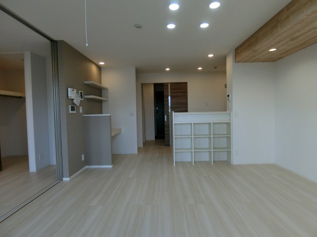 メゾン　ド　ウミライ元町の居間・リビング