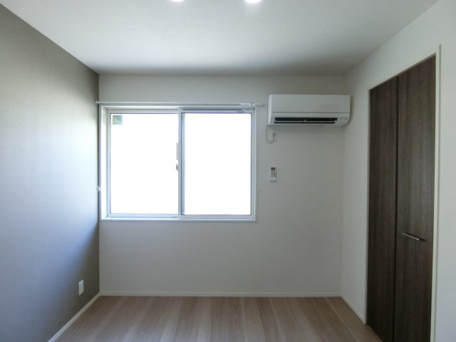 メゾン　ド　ウミライ元町の洋室