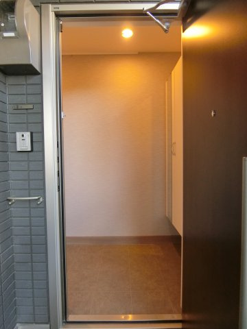 メゾン　ド　ウミライ元町の玄関