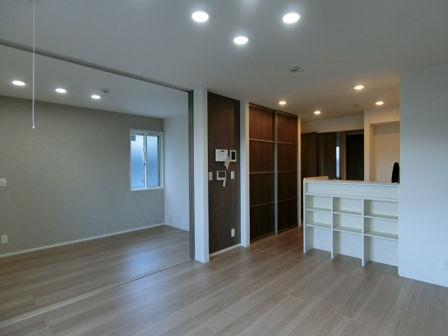 メゾン　ド　ウミライ元町の居間・リビング