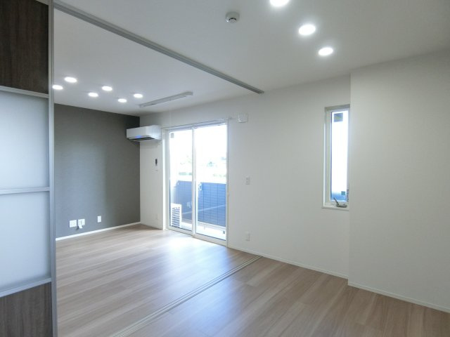 メゾン　ド　ウミライ元町の洋室