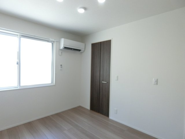 メゾン　ド　ウミライ元町の洋室