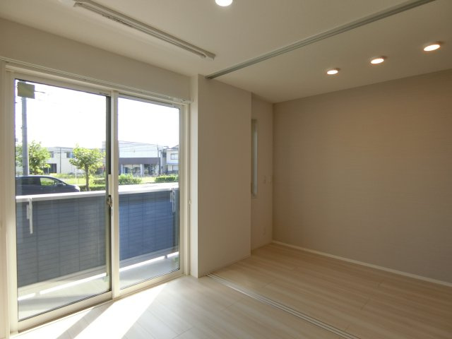 メゾン　ド　ウミライ元町の居間・リビング