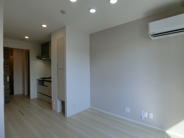 メゾン　ド　ウミライ元町の居間・リビング