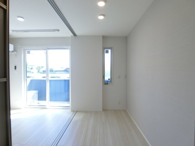 メゾン　ド　ウミライ元町の洋室