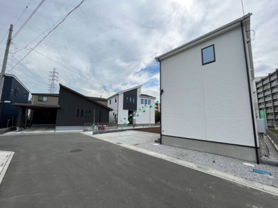 【前面道路含む現地写真】 | 熊谷市久保島5期　新築分譲住宅　全3棟　3号棟