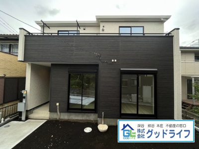 【外観】 | 熊谷市新堀　新築分譲住宅　全1棟　1号棟 | モダンで重厚感のある落ち着いた雰囲気の外観です。
熊谷市新堀　新築住宅　外観写真　1号棟